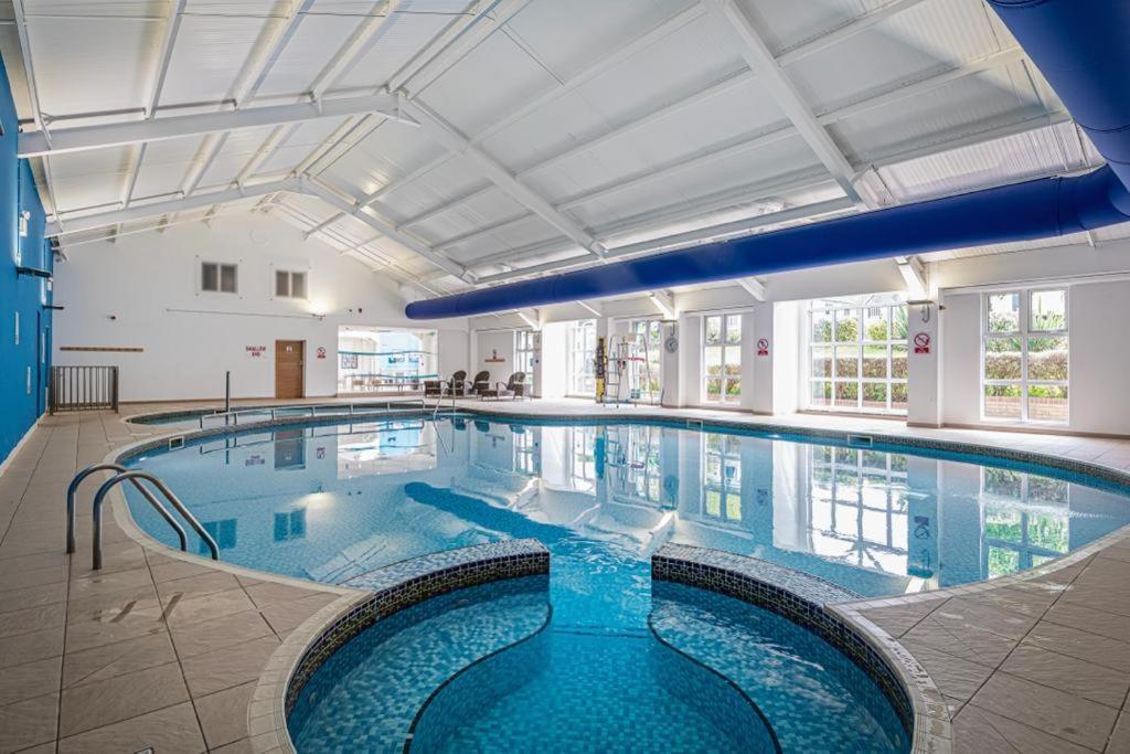 Вилла No 61 Brynteg Country & Leisure Retreat Cwm-y-glo Экстерьер фото